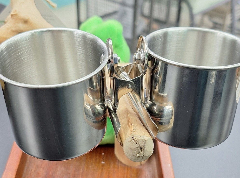 Stainless steel duo cups with metal clamp